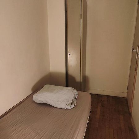 Room Near Paris Сен-Дени Экстерьер фото